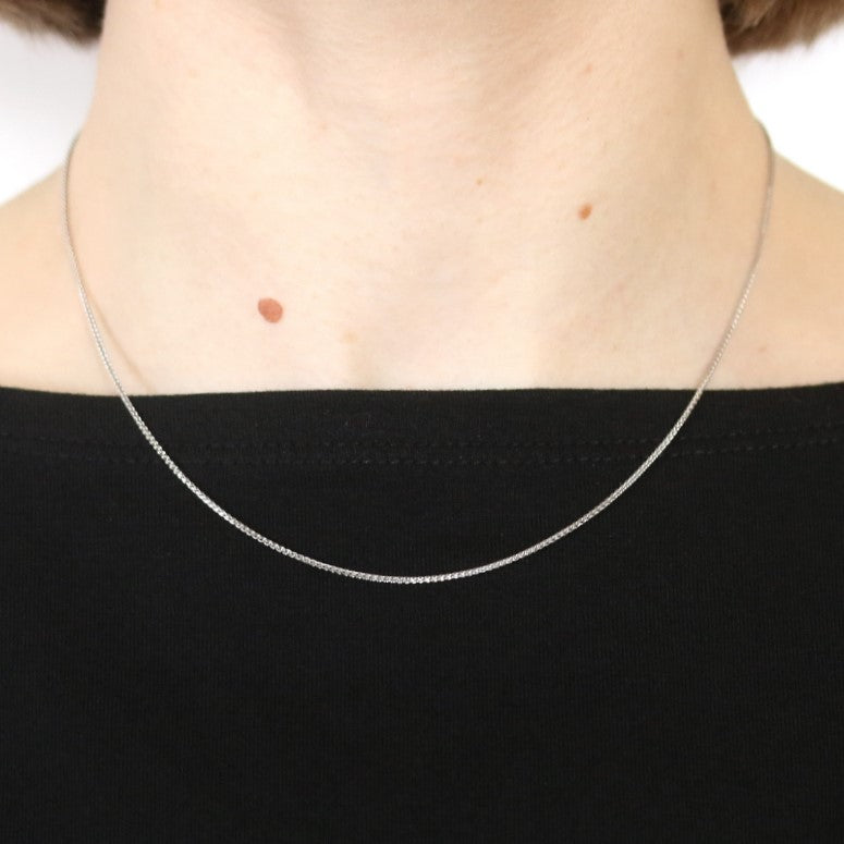 No Stone Necklace White Gold