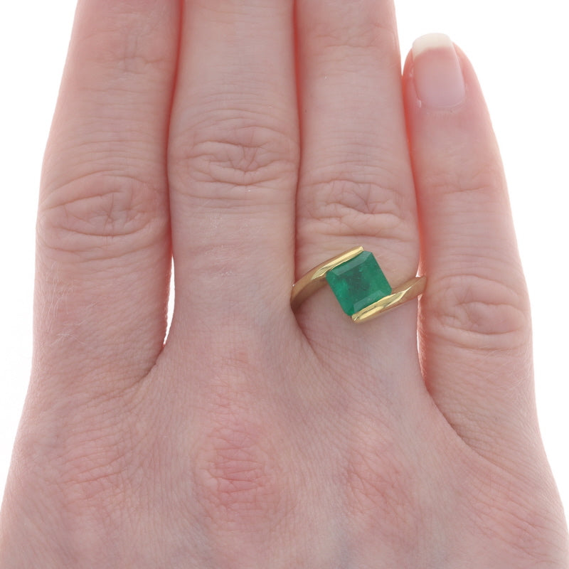 1.68ct Emerald Ring Yellow Gold