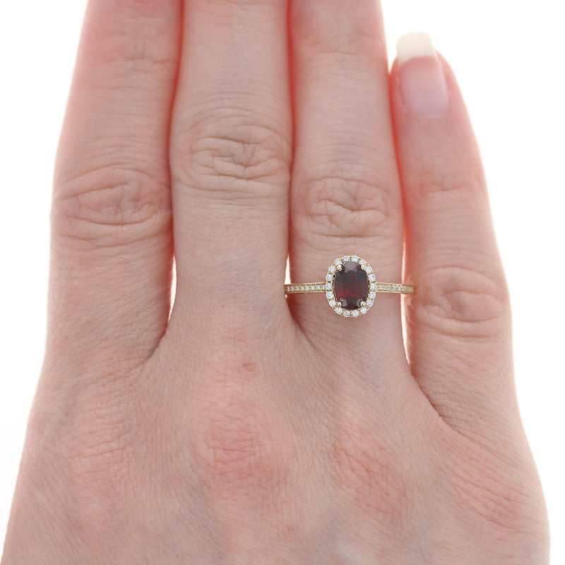 N/A 1.15ctw Garnet and Diamond Ring Yellow Gold