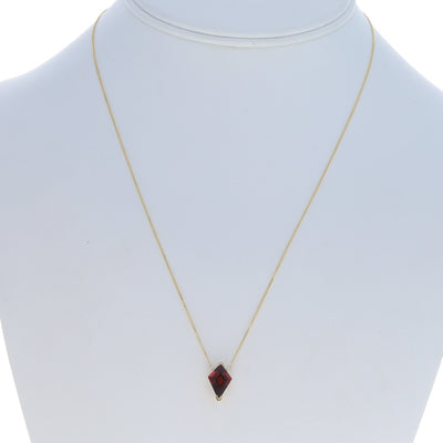 2.55ct Garnet Pendant Necklace Yellow Gold