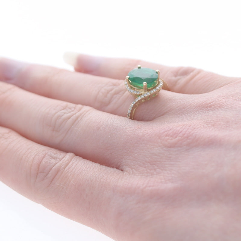 2.50ctw Emerald and Diamond Ring Yellow Gold
