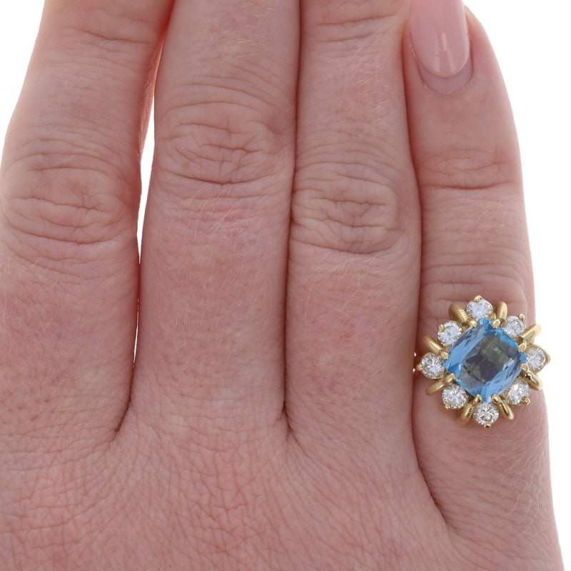 Aquamarine and Diamond Women's Ring Yellow Gold