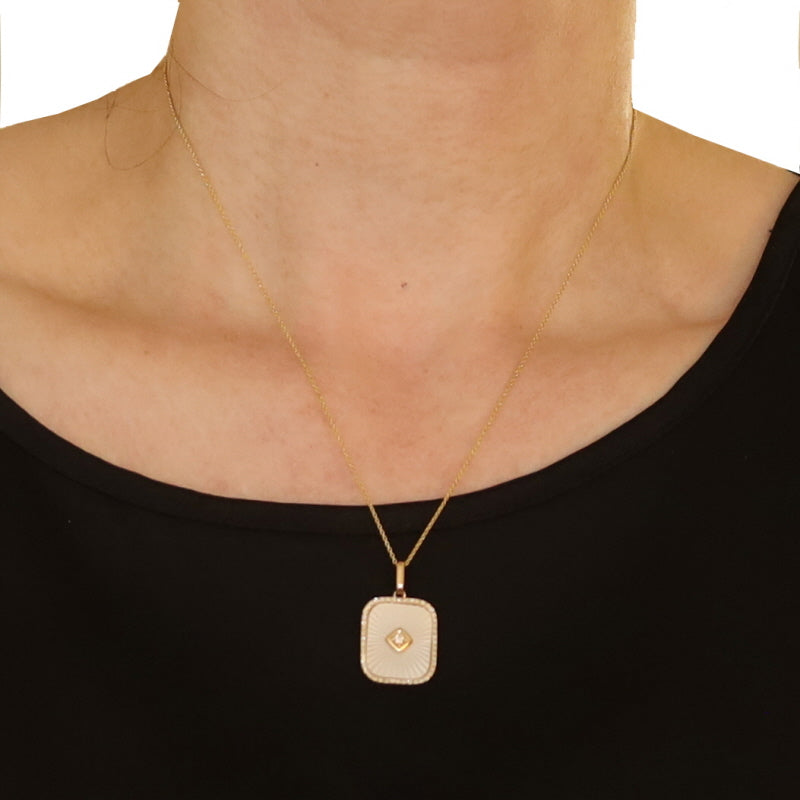 5.70ctw Mother of Pearl and Diamond Pendant Necklace Yellow Gold