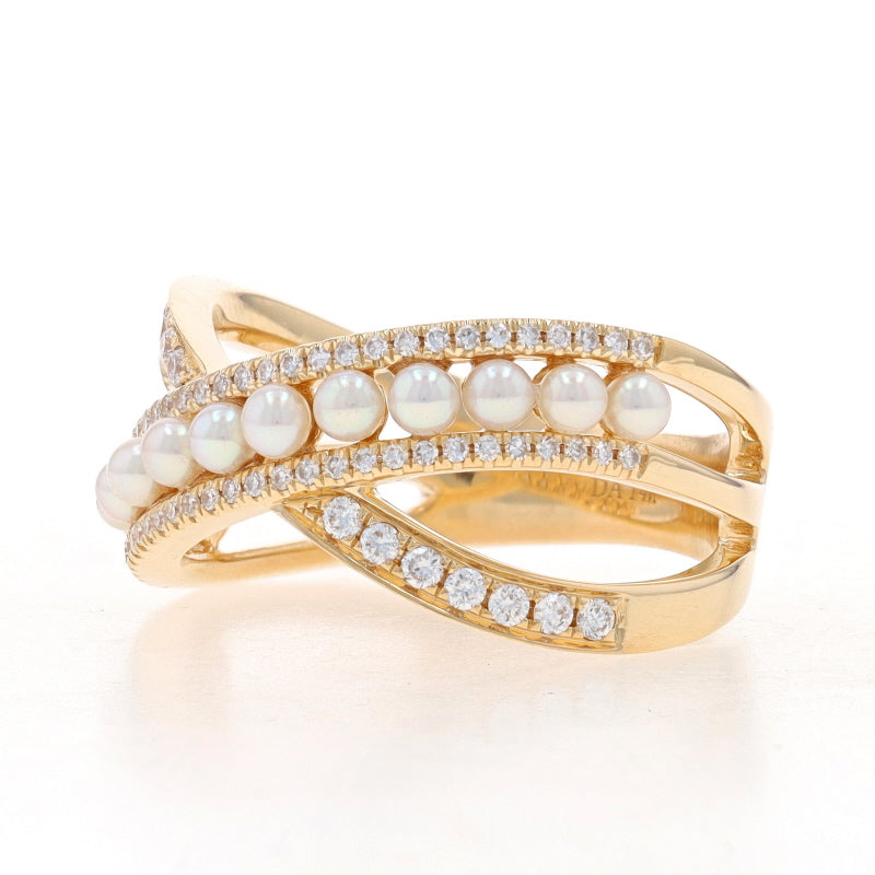 .31ctw Cultured Freshwater Pearl and Diamond Band Yellow Gold