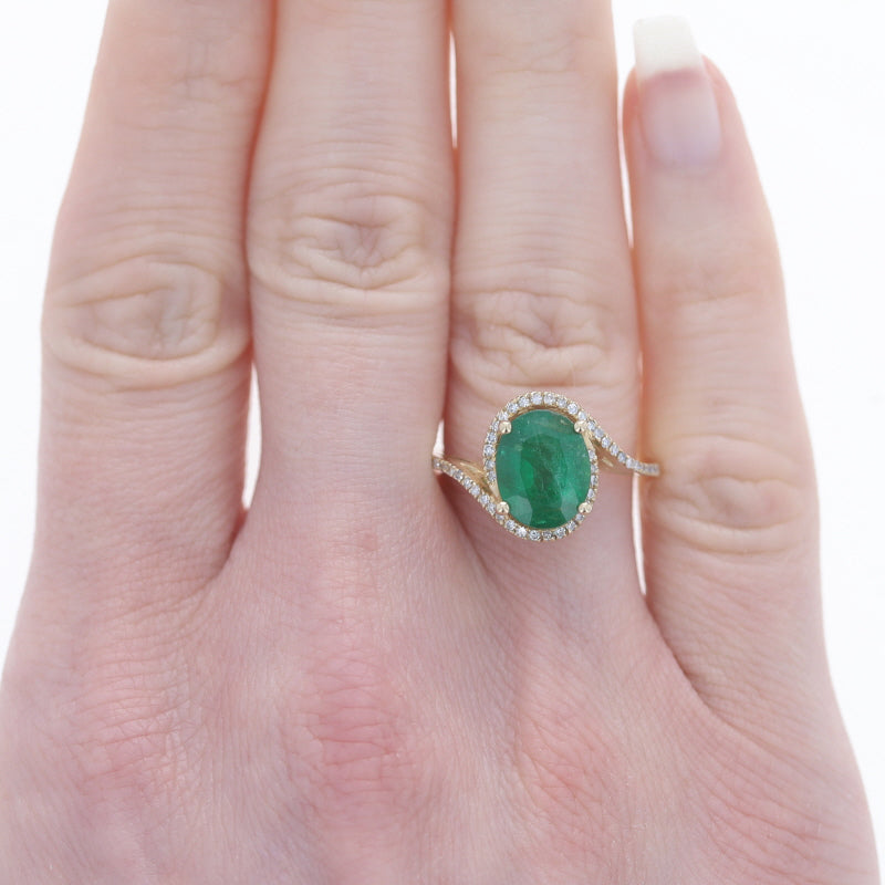 2.50ctw Emerald and Diamond Ring Yellow Gold