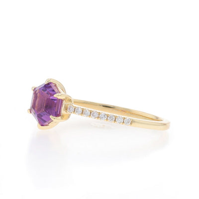 1.33ctw Amethyst and Diamond Ring Yellow Gold