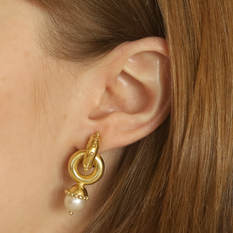 Elizabeth Locke Akoya Pearl Earrings Yellow Gold