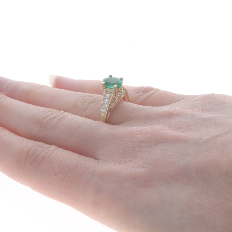 1.40ctw Emerald and Diamond Ring Yellow Gold