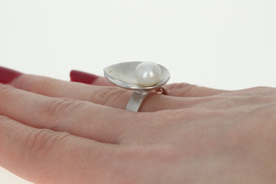 Sterling Silver Freshwater Pearl Leaf Ring